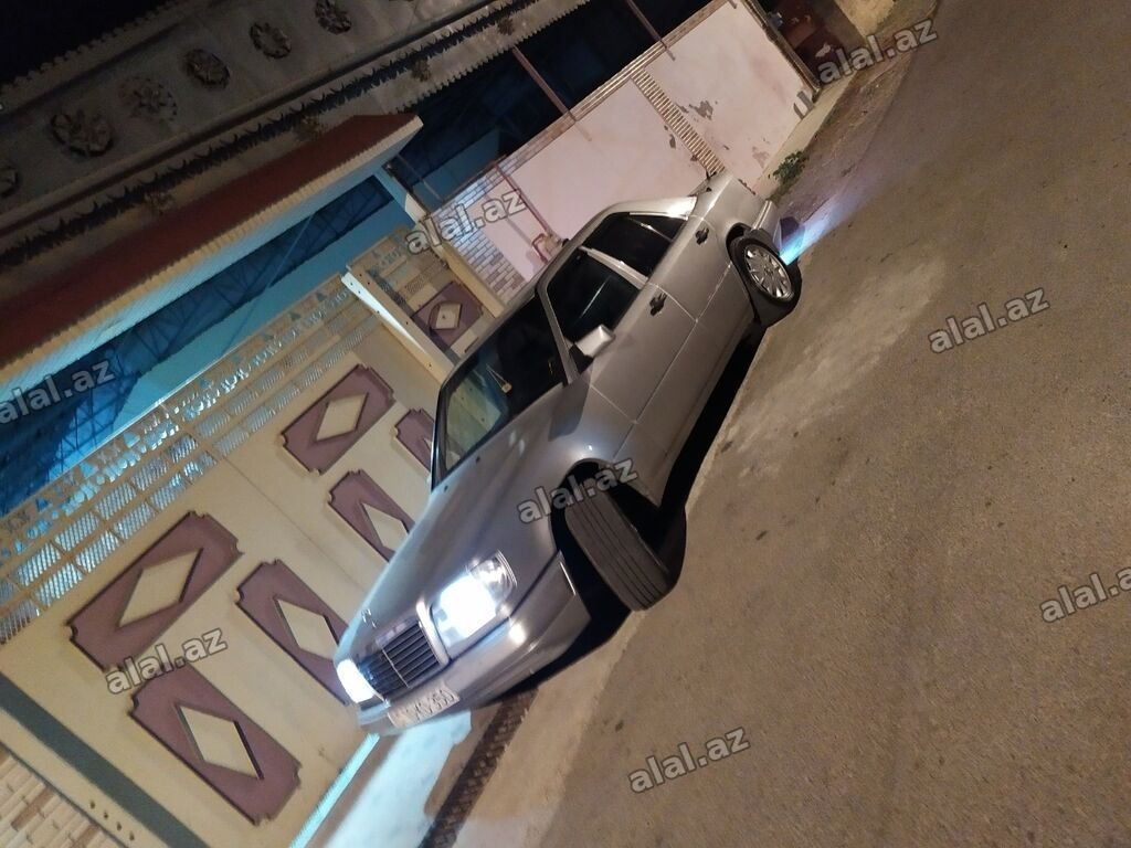 Mercedes-Benz W124: 2 l | 1994 il Sedan