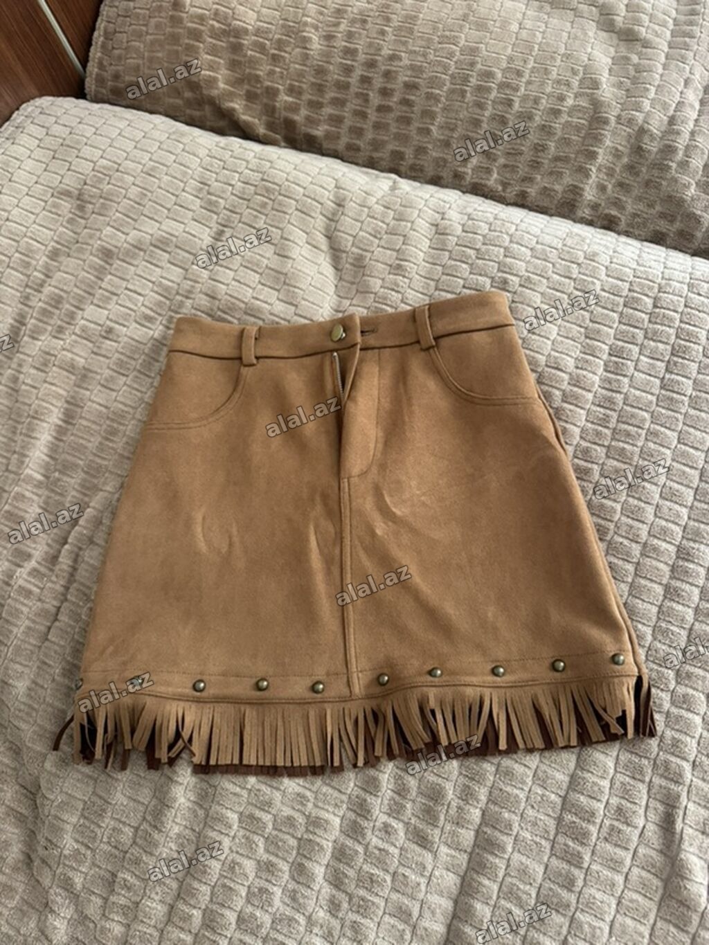 Qadın ətəyi – süet görünümlü, qəhvəyi/taba rəngdə mini model