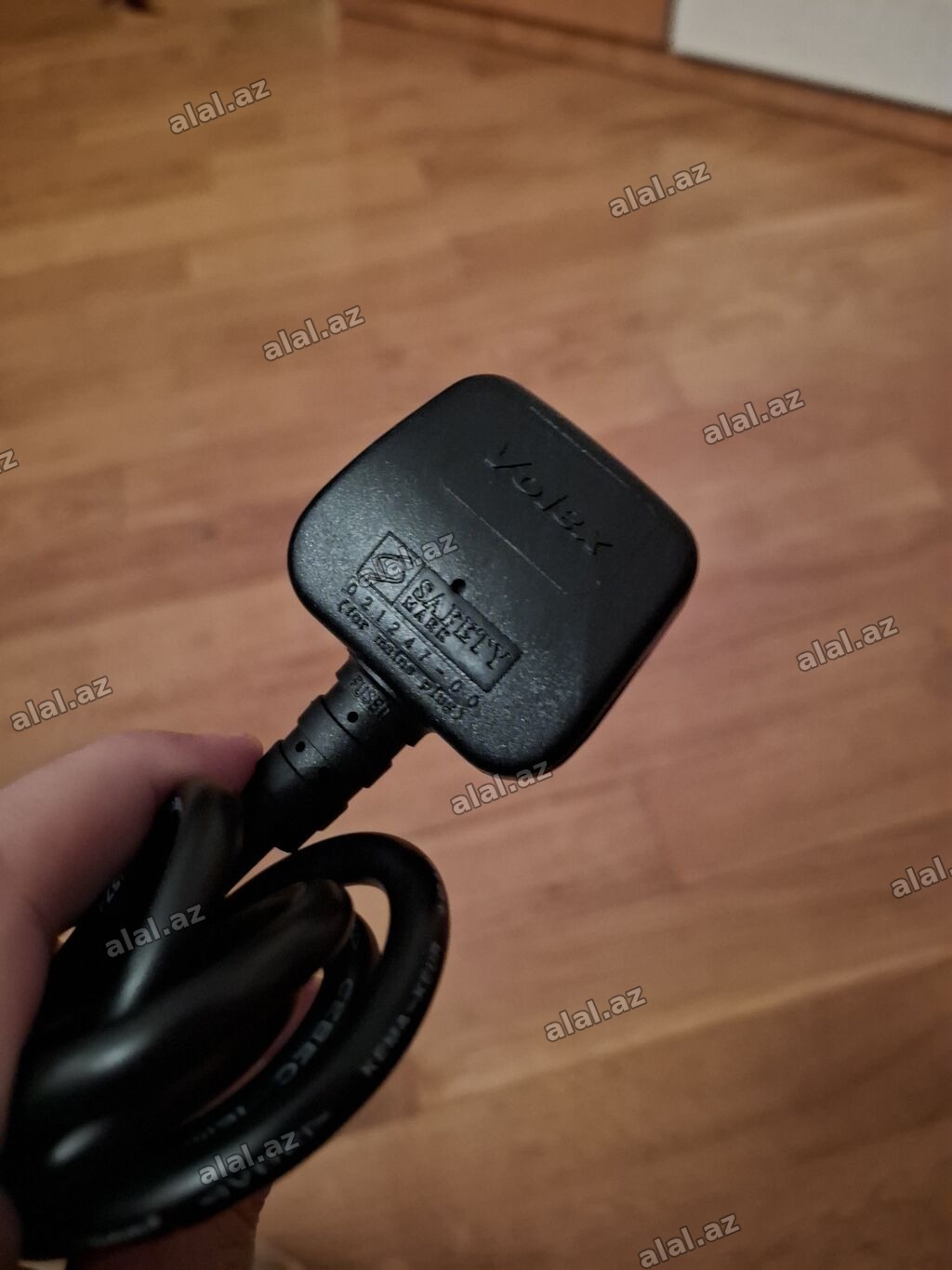 Voltex UK (BS 1363) üç pinli ştepsel – IEC C5 “Mikki Maus”
