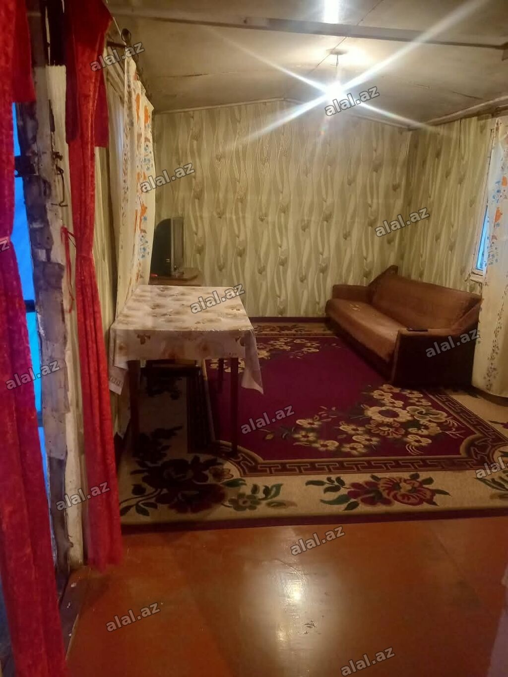 Yaşayış üçün vaqon uzunu 9 .eni 3.50 qiymet 5500 ral alıcıya endirim
