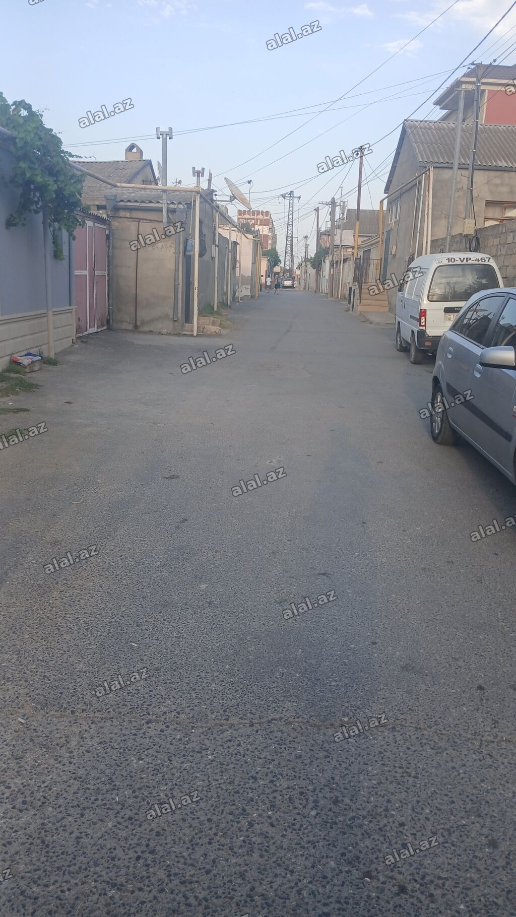 Salam ev bilecerde duz sev al marketin yanind yerlesir 1 otaq kuxna