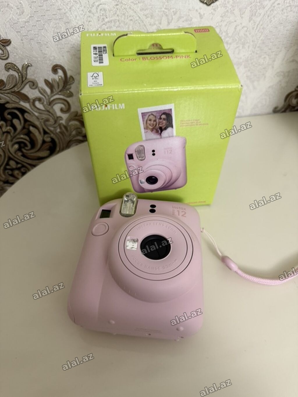 Fujifilm Instax Mini 12 – Blossom Pink rəngində ani fotoaparat
