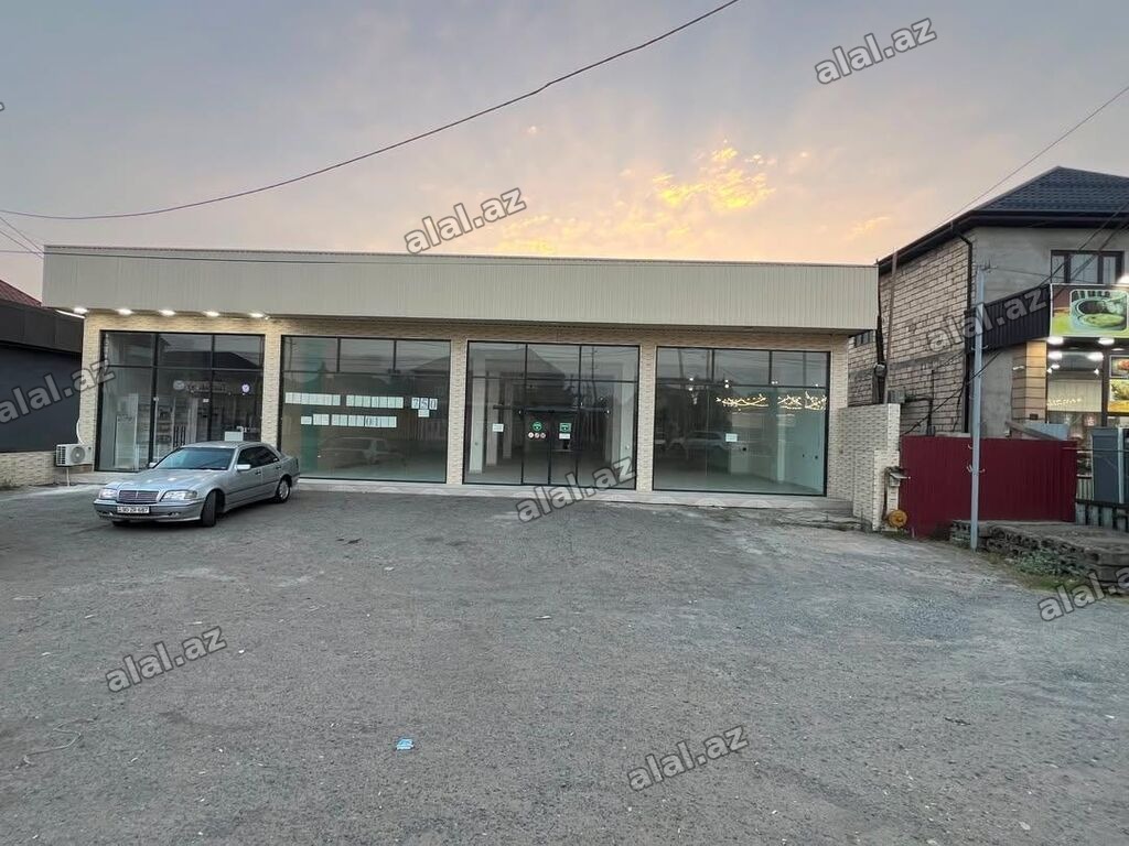 Dükan icareye verilir . Dükan görun düyü kimi Geniş Seliqeli