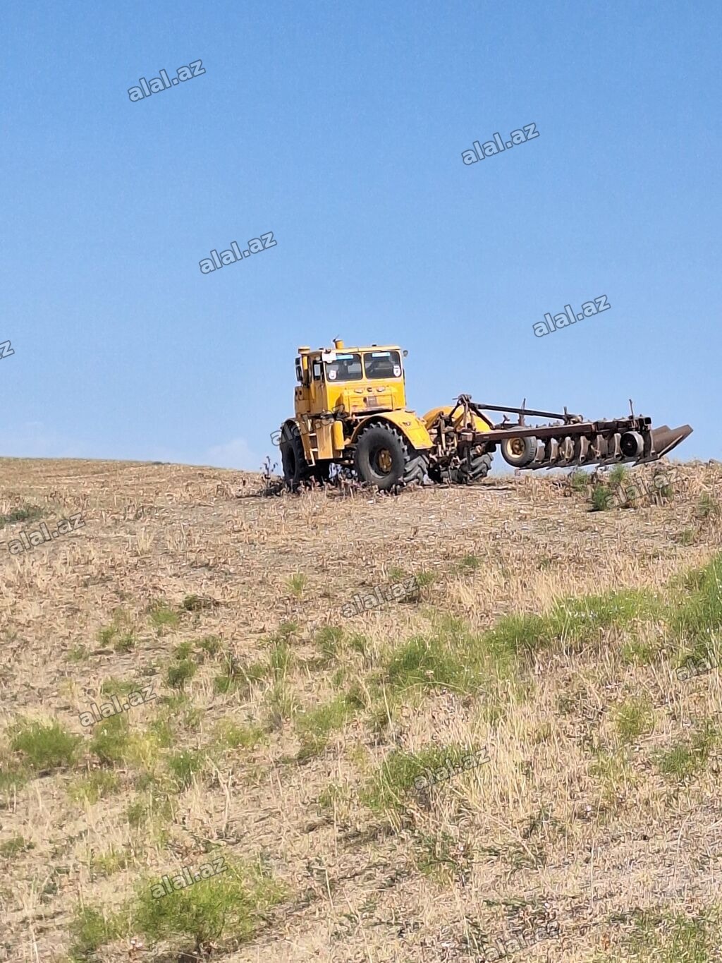Ağır təsərrüfat və torpaq işləri üçün yüksək güclü sarı təkərli