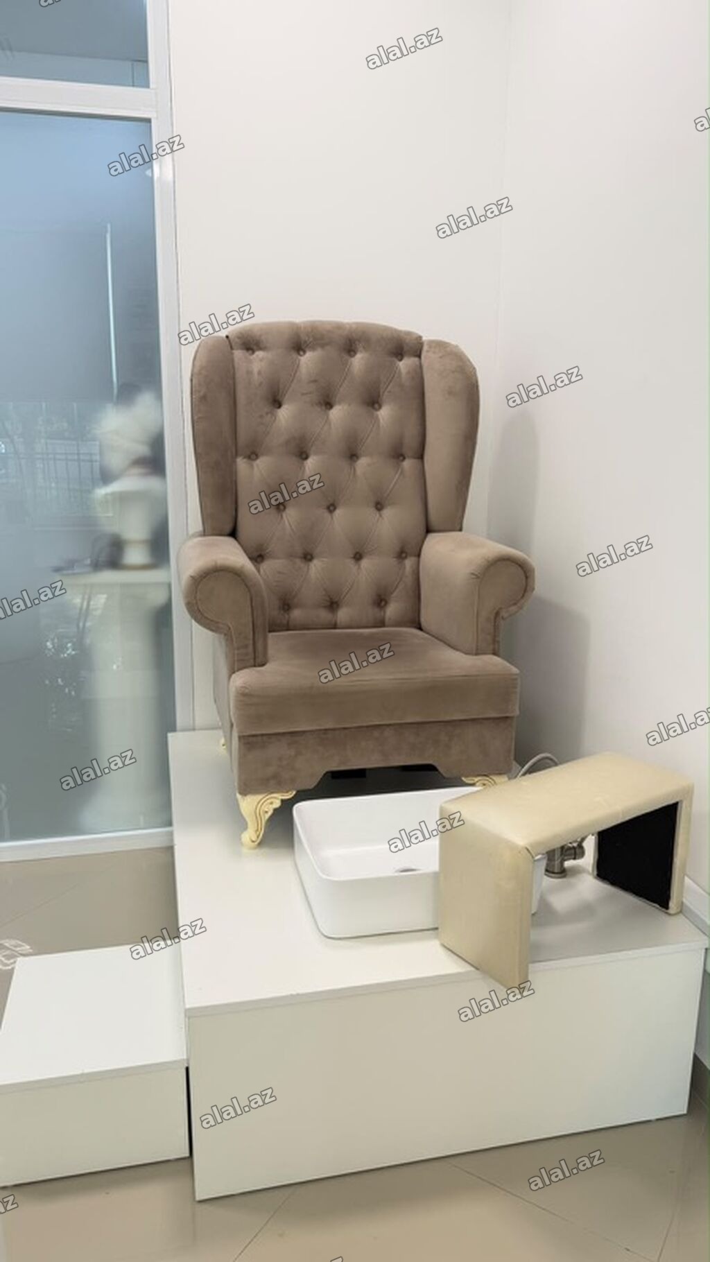 Pedikür üçün salon komplekti - Yüksək arxalı, düyməli kapitone