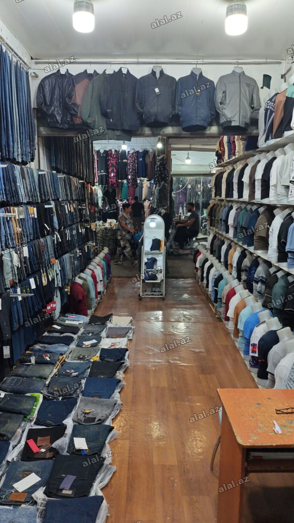🔥 TƏCİLİ SATILIR – SƏDƏRƏK TİCARƏT MƏRKƏZİNDƏ OBYEKT! 📍 Sıra 4–5