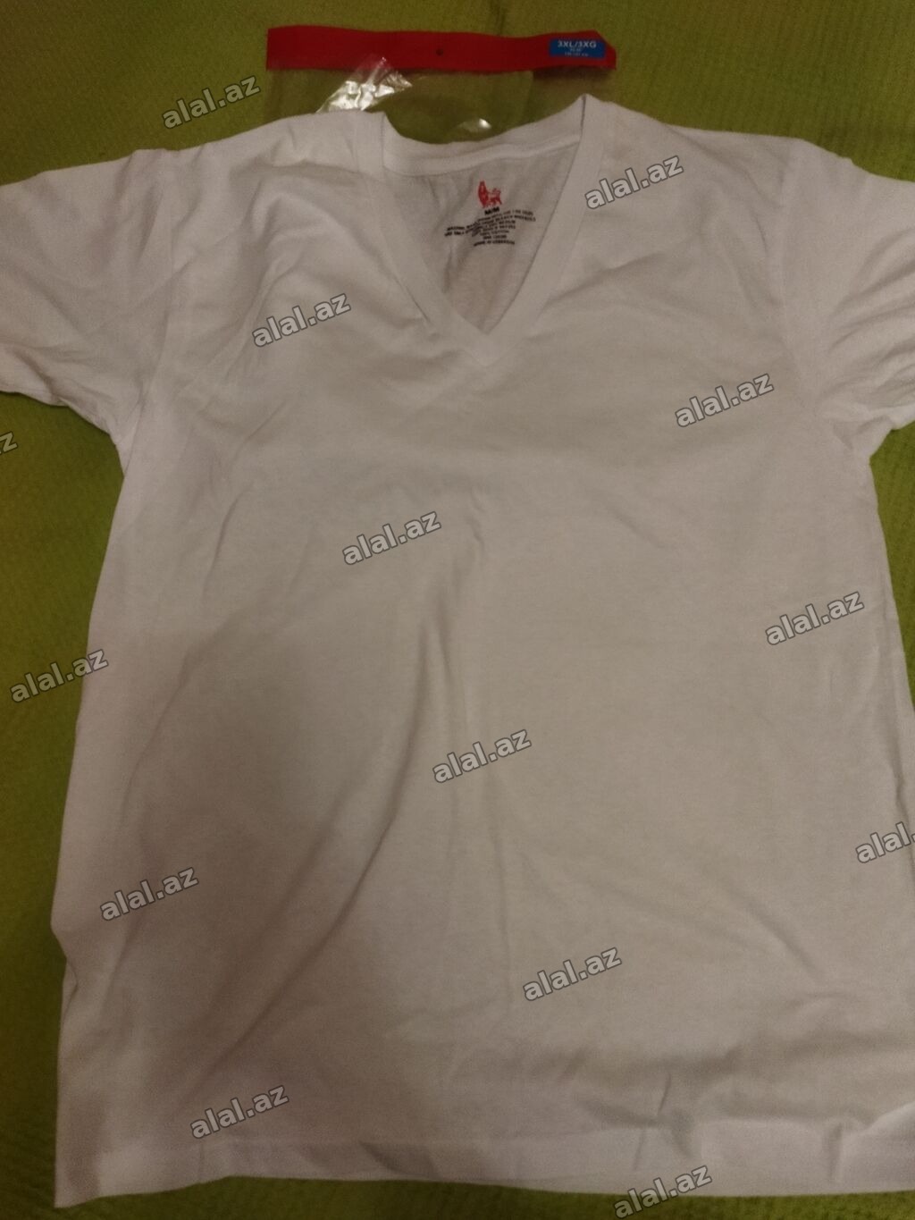 Ağ futbolka raz var qiy 4 azn