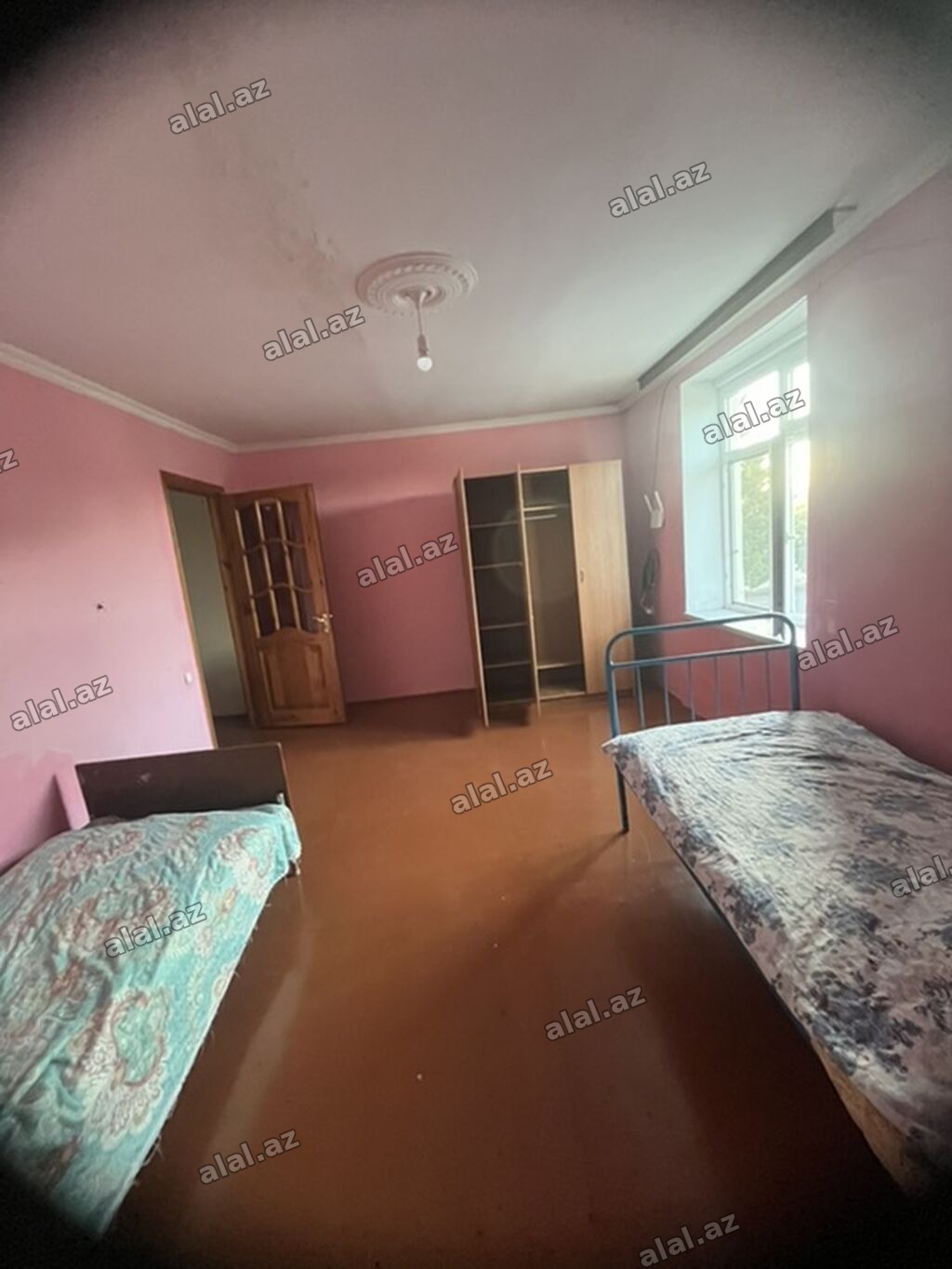 Kirayə üçün geniş, işıqlı ev - Plan: ayrı-ayrı otaqlar, uzun