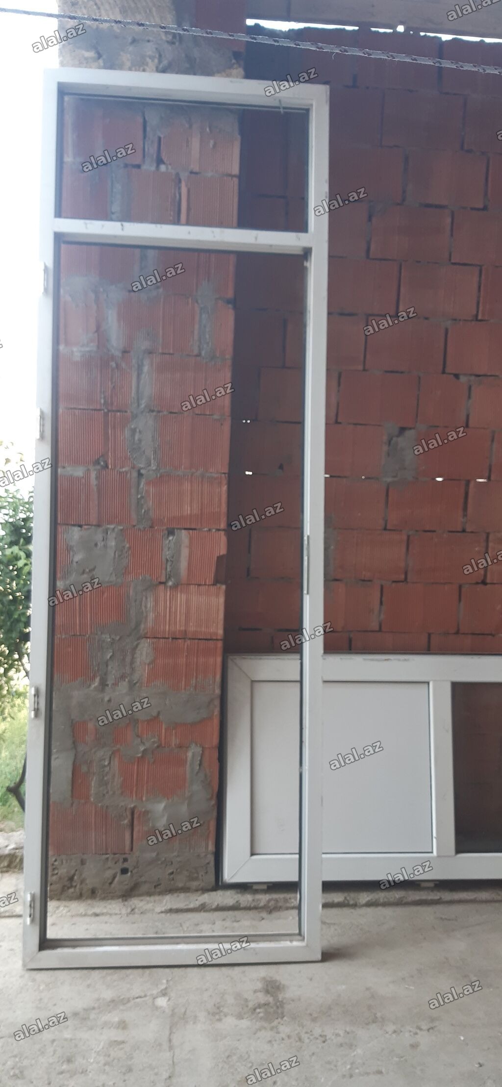 Plastik qapı. ölçü 274/90 ikili şüşədi. teze kimidi az isdifade