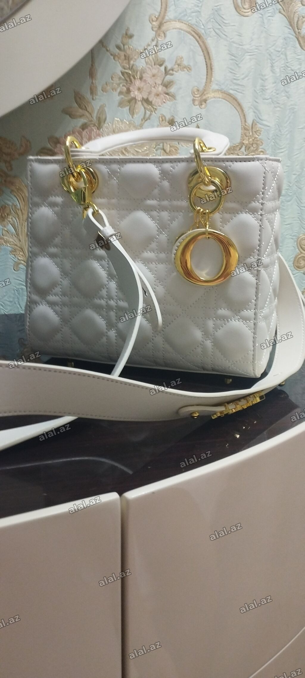 Çiyin çantası, Dior, Yeni