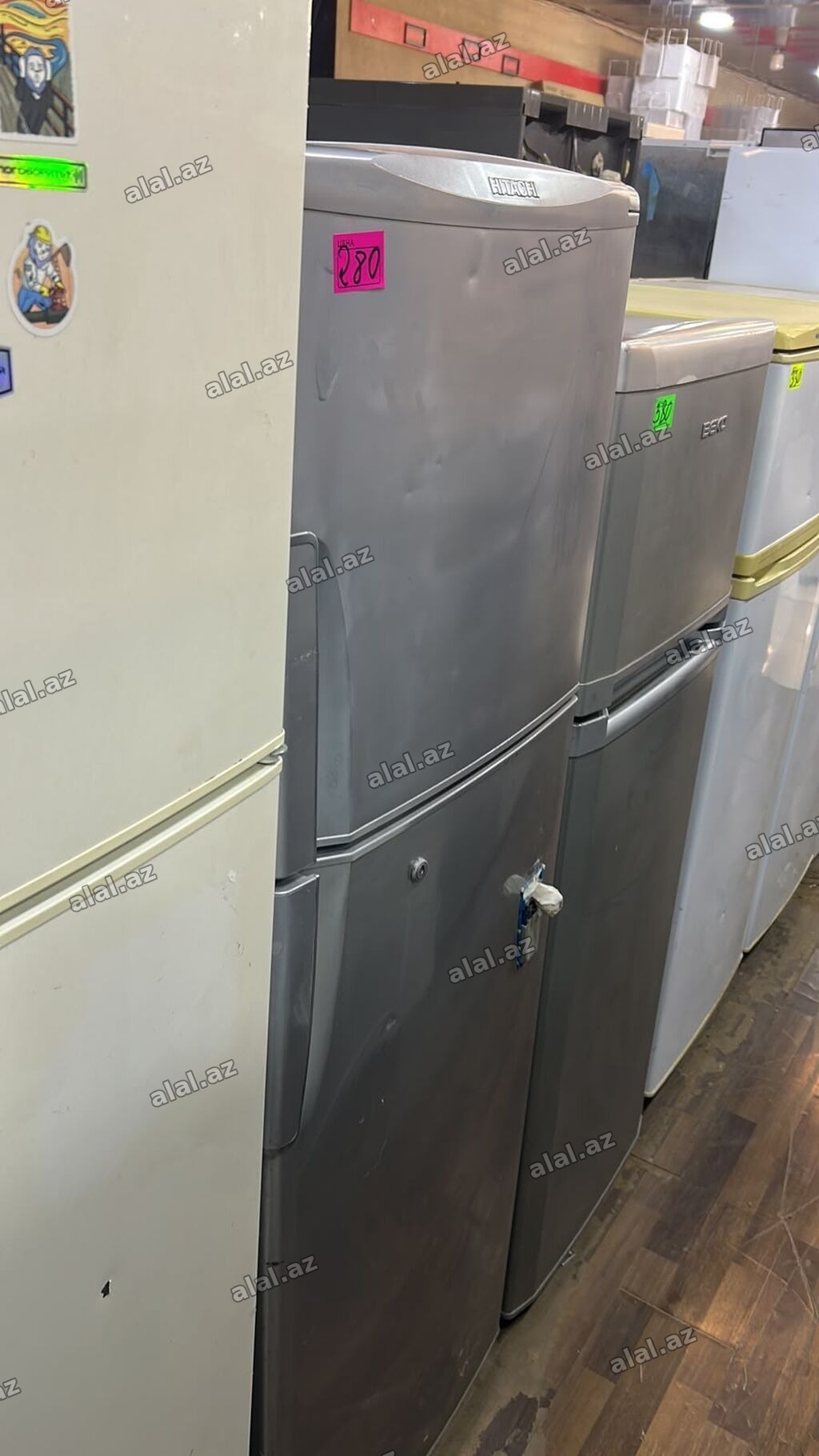 Hitachi iki qapılı soyuducu - Rəng: metalik/gümüşü - Qapı sayı: 2