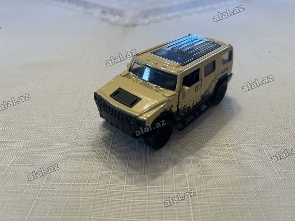 Metall oyuncaq off-road SUV maşın modeli - Korpus: möhkəm metal