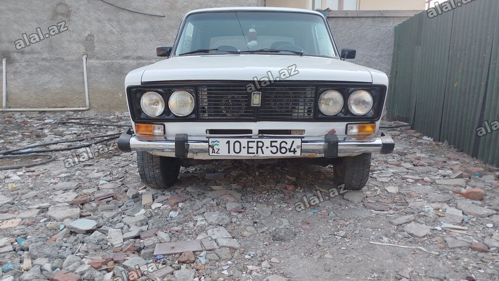 Model: Lada (VAZ) 2106, ağ rəng Kuzov: sedan, xrom bamperlər, dördgöz