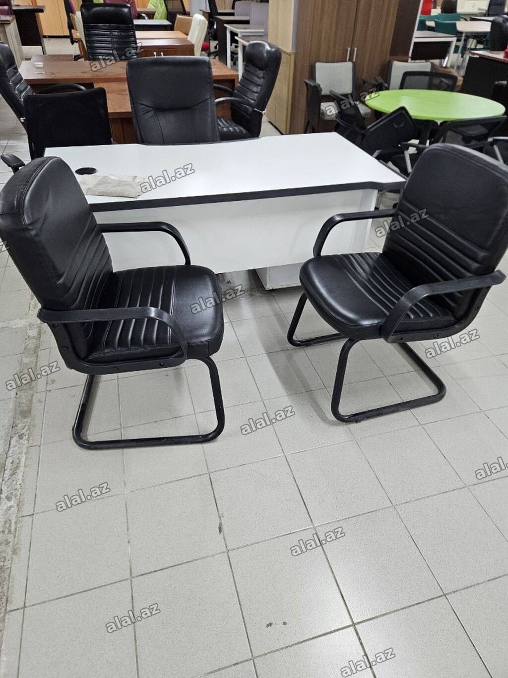 Ofis ucun Qonaq Kreslosu sekilde gorunduyu kimidir hec bir prablemi