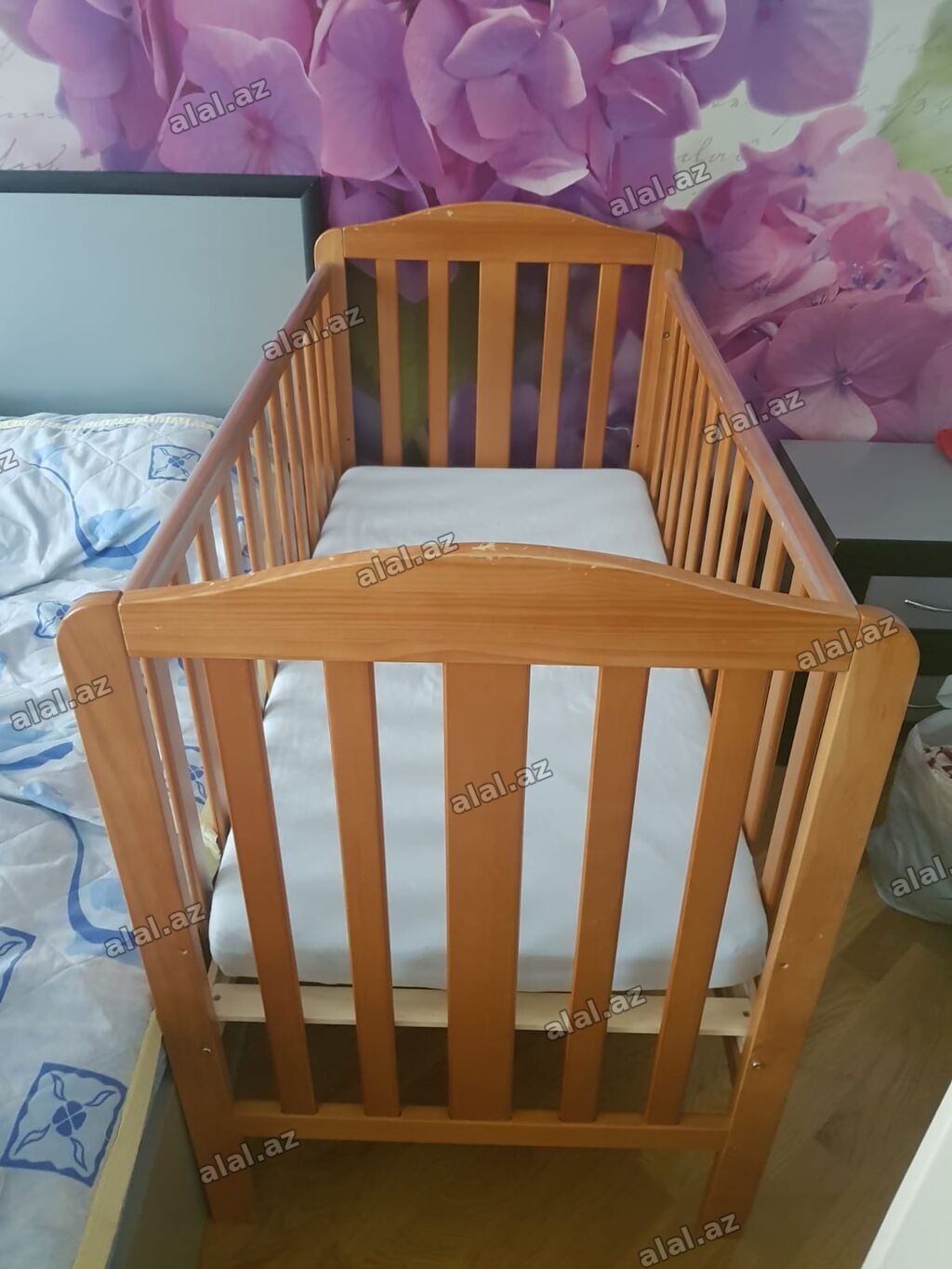 Krovat, doshekler ve bortovikle bir yerde doshek ortopedik. mothercare