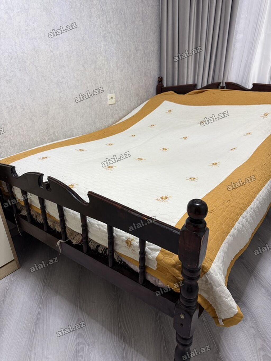 Taxta ikinəfərlik çarpayı - Material: bərk taxta (qara/qəhvəyi rəngli