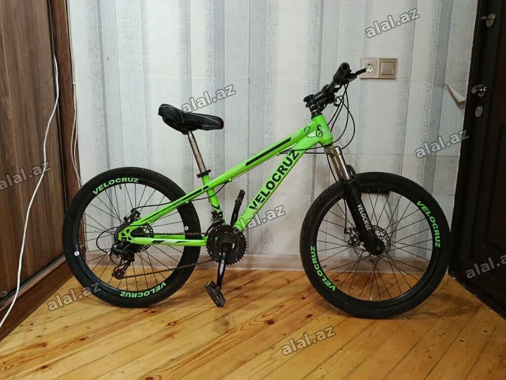 Velocruz dağ velosipedi Təkərlərin diametri : "24" Ünvan : Bakı şəhəri