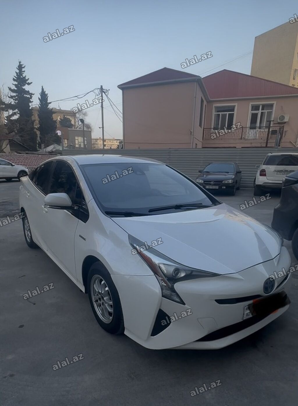 Toyota Prius: 1.8 l | 2018 il Sedan
