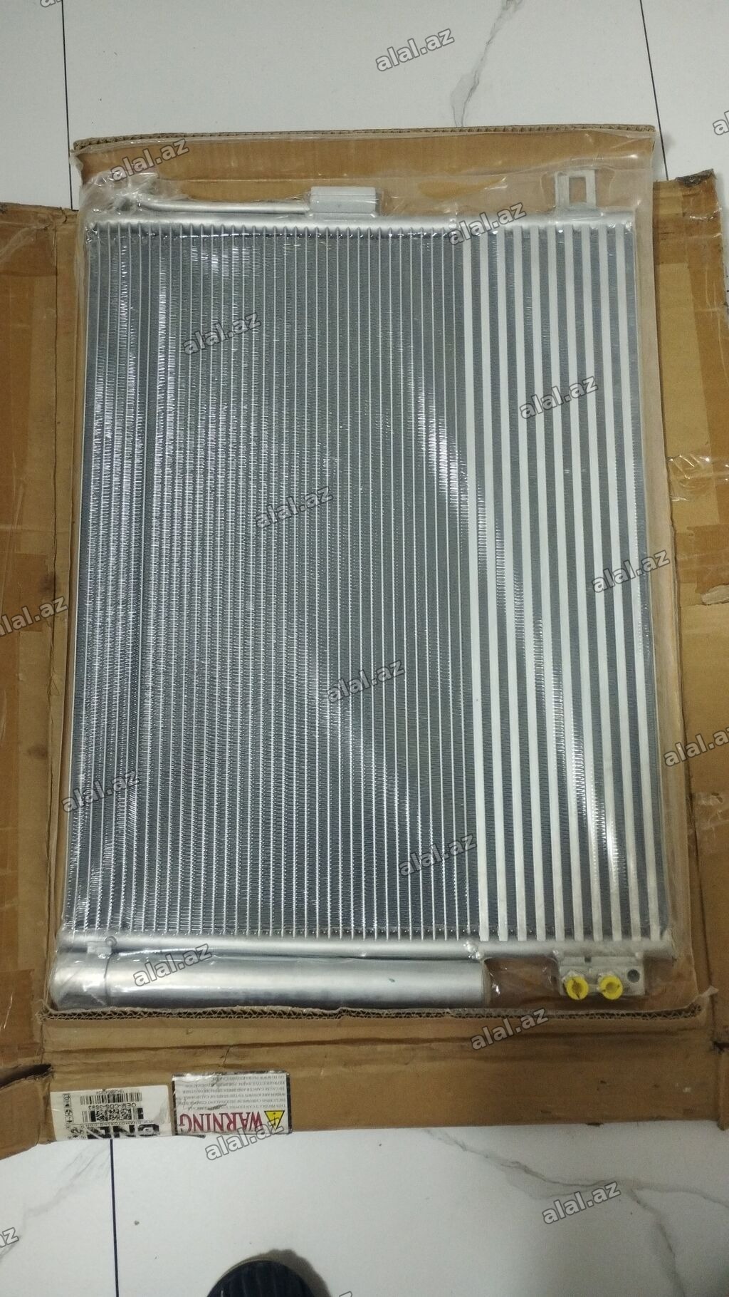 Avtomobil kondisioneri üçün kondensor (radiator) - Material: tam