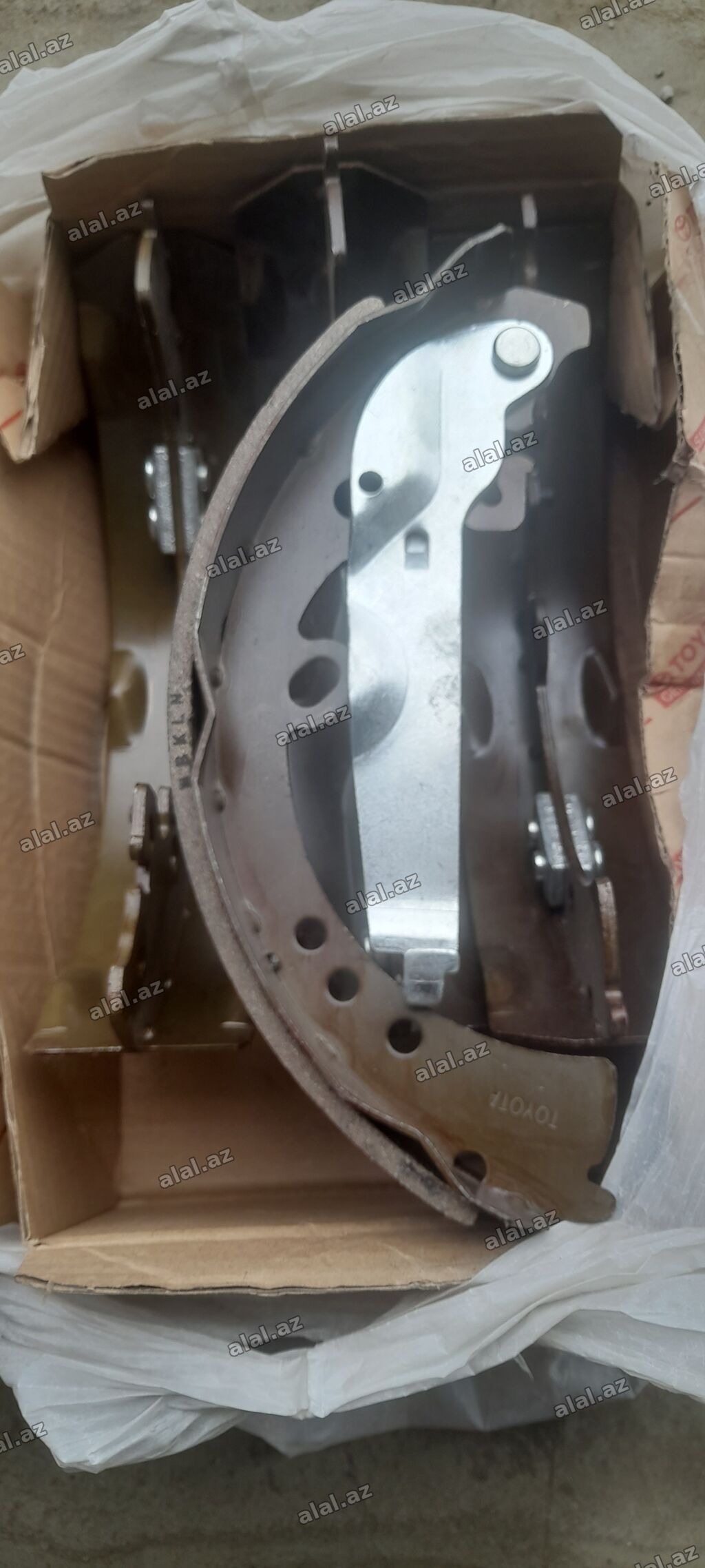 Arxa kalodkalar satilir.Toyota Fortuner.Orijinaldi.Deyerinden ucuz