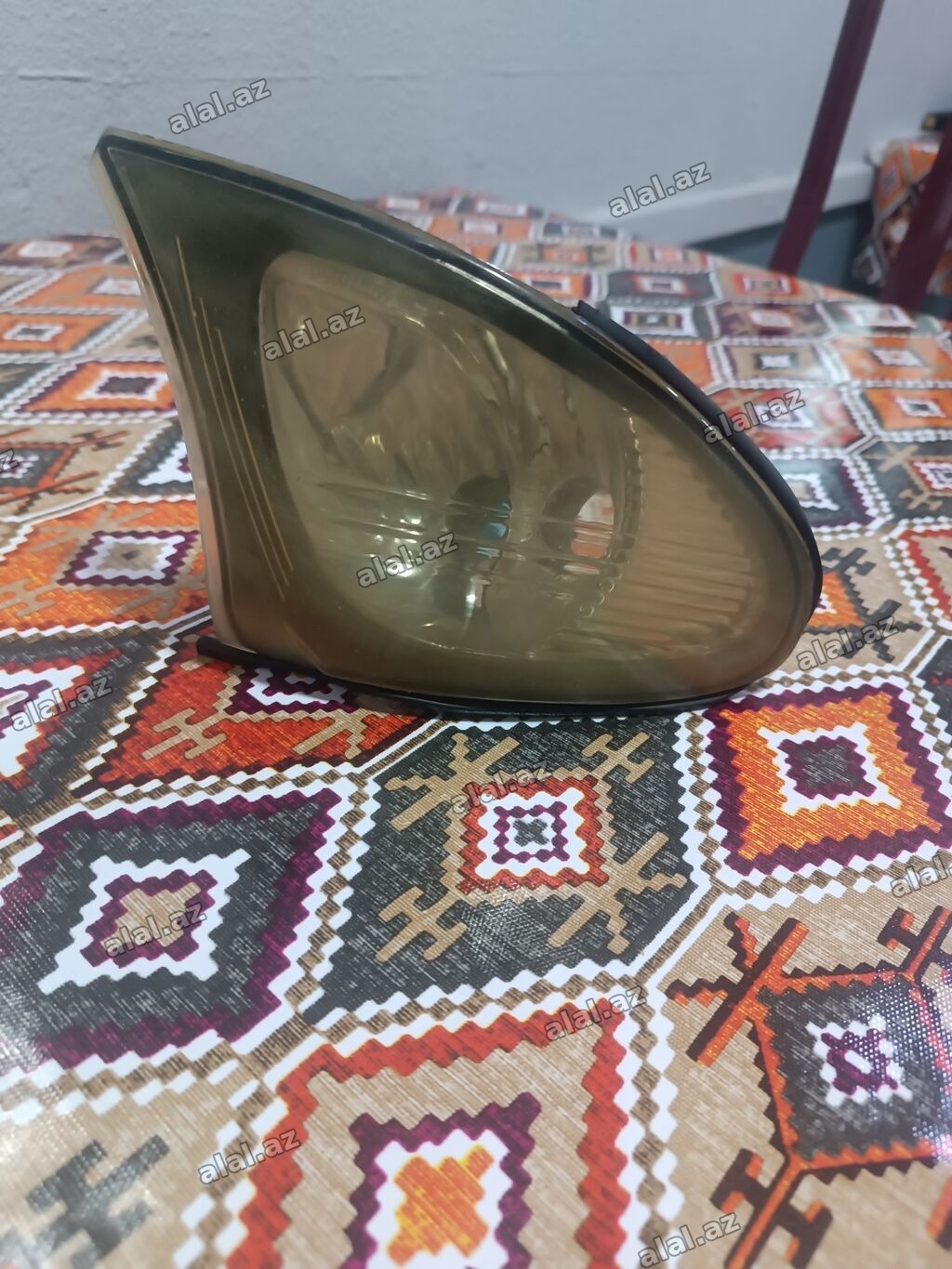 Bmw 46 qabag sag teref fara. - Korpus: qara plastik korpus, üçbucaq
