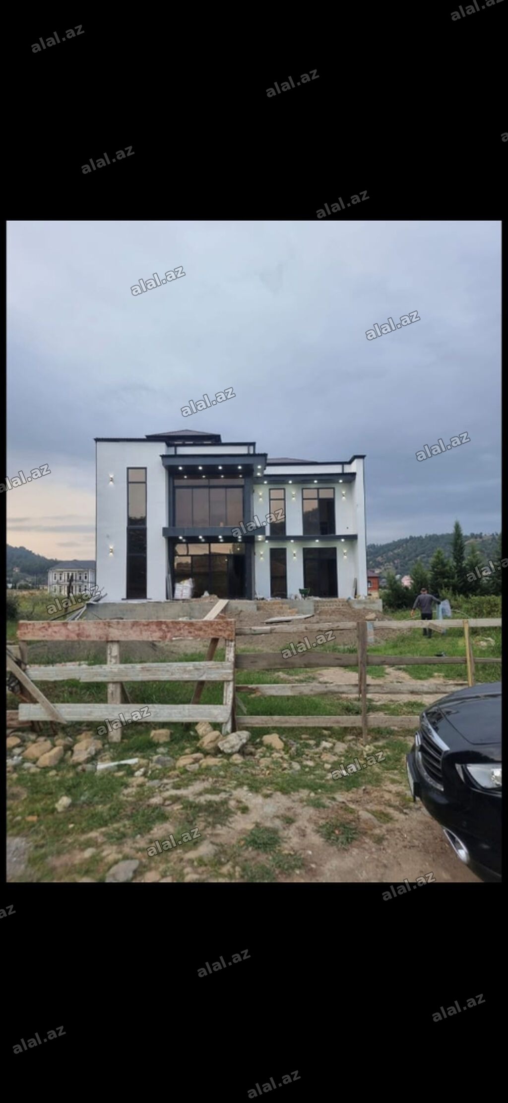 5 otaqlı, 320 kv. m, Yeni təmirli
