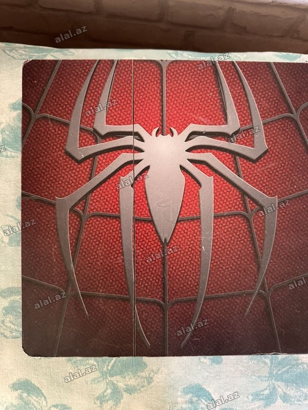 Məhsul: PlayStation 4 (PS4) Slim konsolu – xüsusi Spider‑Man tematik