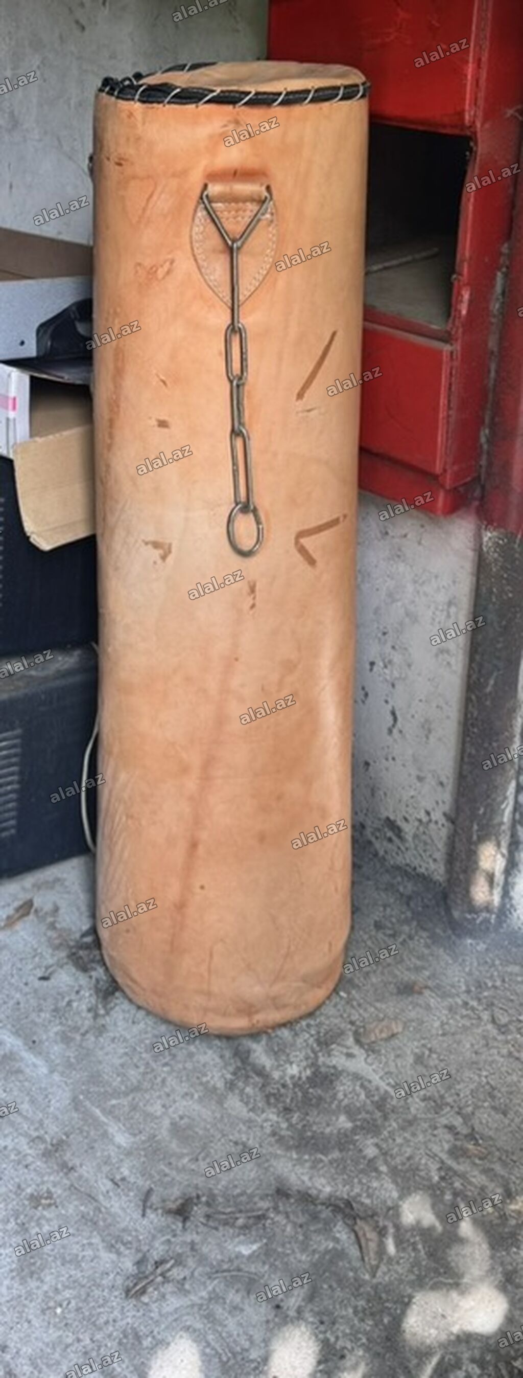 Boks üçün asqılı zərbə kisəsi - Material: təbii rəngdə qalın dəri