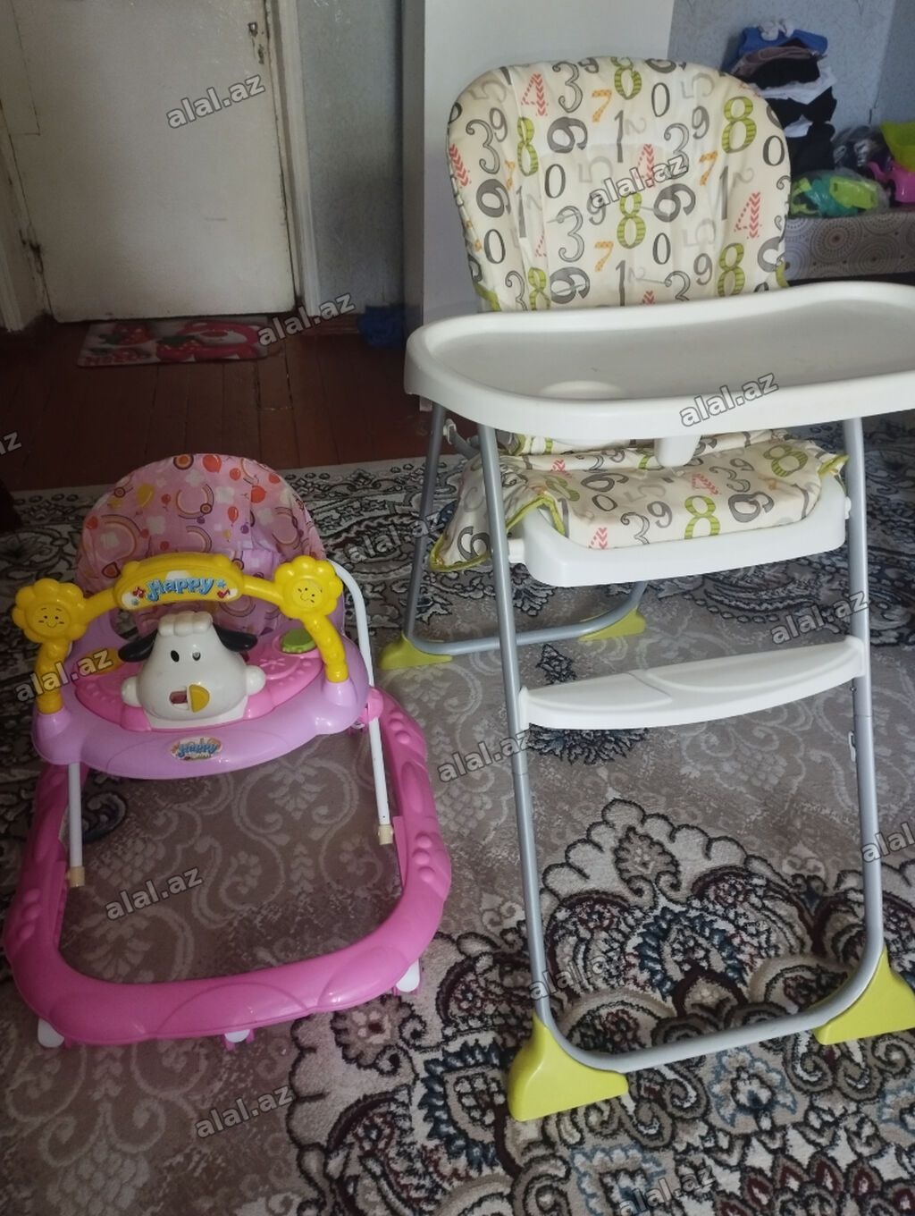 Uşaq üçün iki əşya dəsti: - Yüyütəcəy (baby walker): Çəhrayı rəngdə