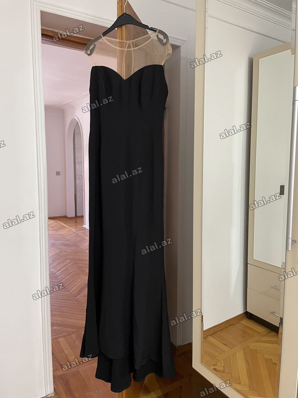 Lady sharmdan 250 azn alinib satilir 55 azn M razmer
