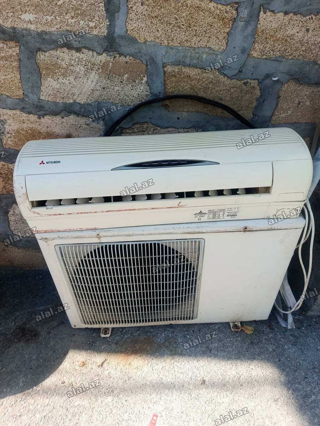 Mitsubishi split kondisioner 12 minlik yəni 45 kv lıq işlək vəziyyətdə