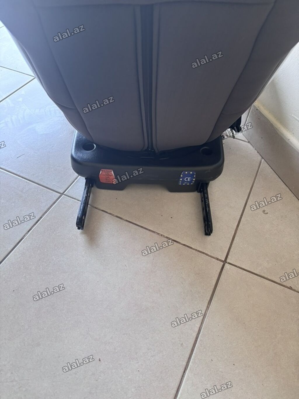 Uşaq avtomobil oturacağı - Rəng: tünd boz - Quraşdırma: ISOFIX əsaslı