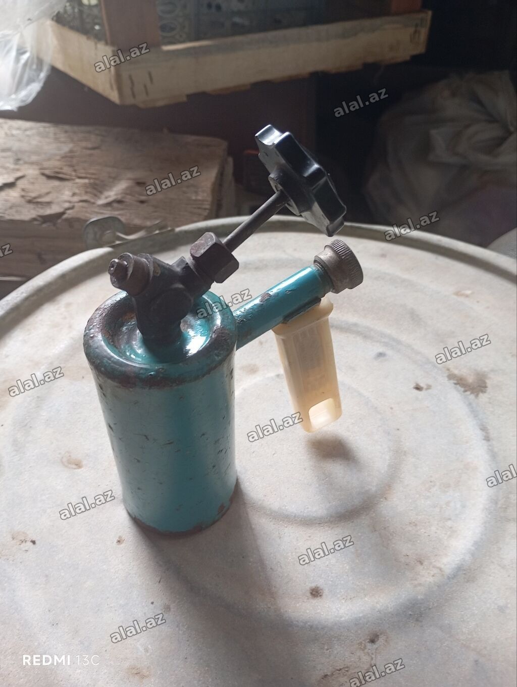Antik Sovet dövrünün benzin pürpürü (payalnik lampası)