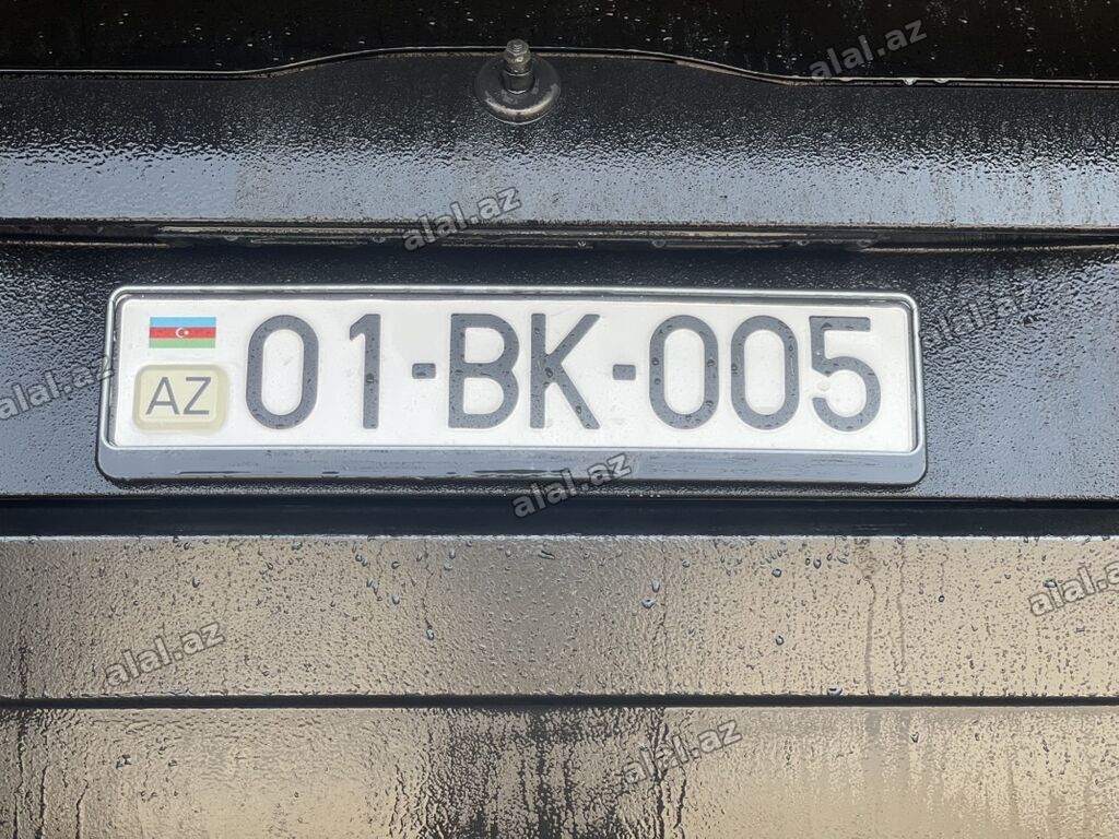 Satılır: Azərbaycan dövlət nömrə nişanı 01-BK-005 Xüsusiyyətlər: -