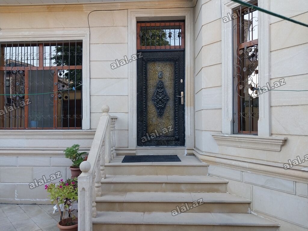 Satılır şəhər daxilində çox gözəl və rahat həyət evi VİP VİLLA Çox