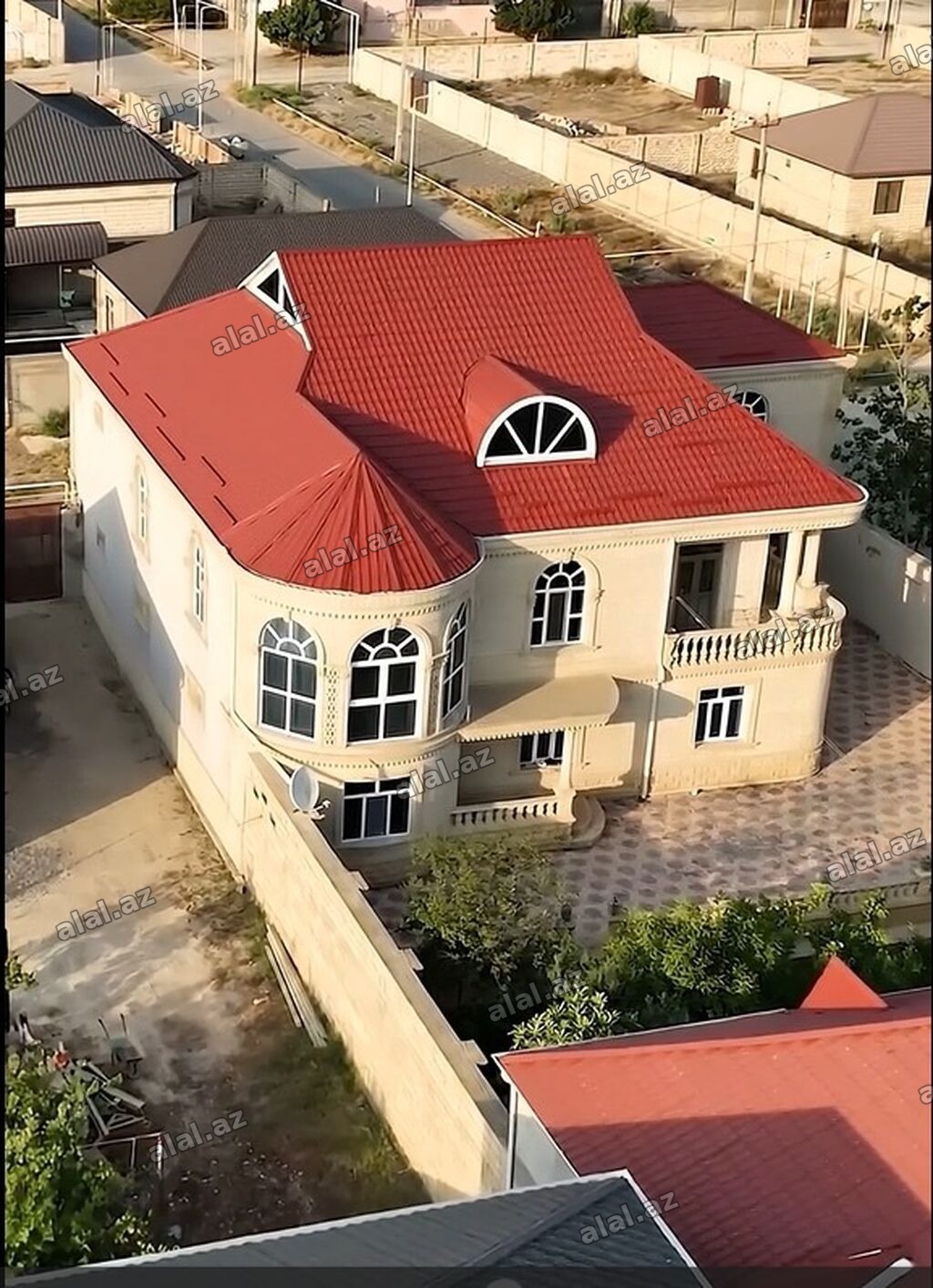 10 otaq, 447 kv. m, Kredit var, Yeni təmirli
