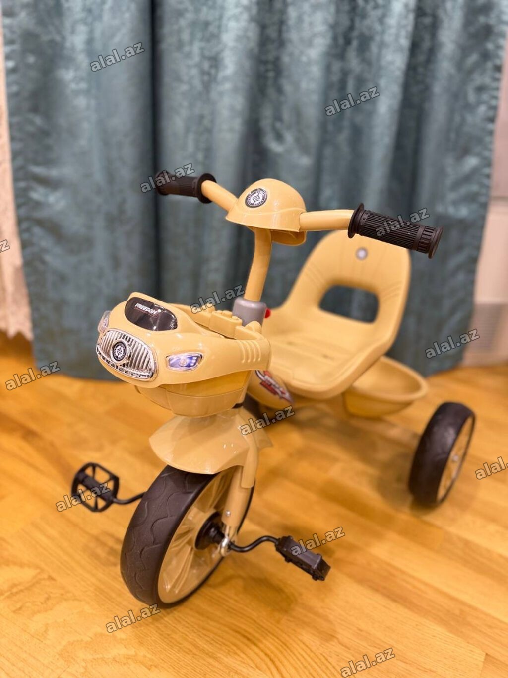 Uşaq üçün 3 təkərli velosiped satılır. Yaxşı vəziyyətdədir, tam