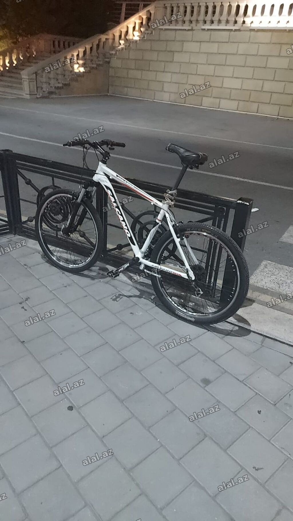S-Works markalı “Salcano” dağ velosipedi - Çərçivə: yüngül alaşımlı