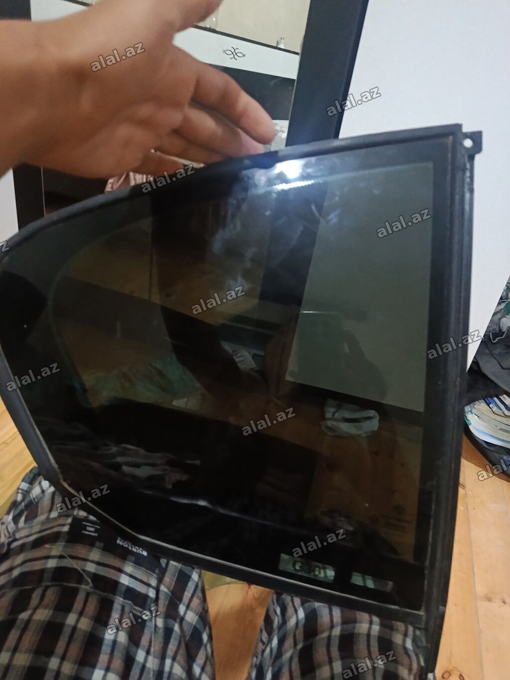BMW G30 arxa yan kiçik pəncərə şüşəsi (triangular “quarter glass”) -
