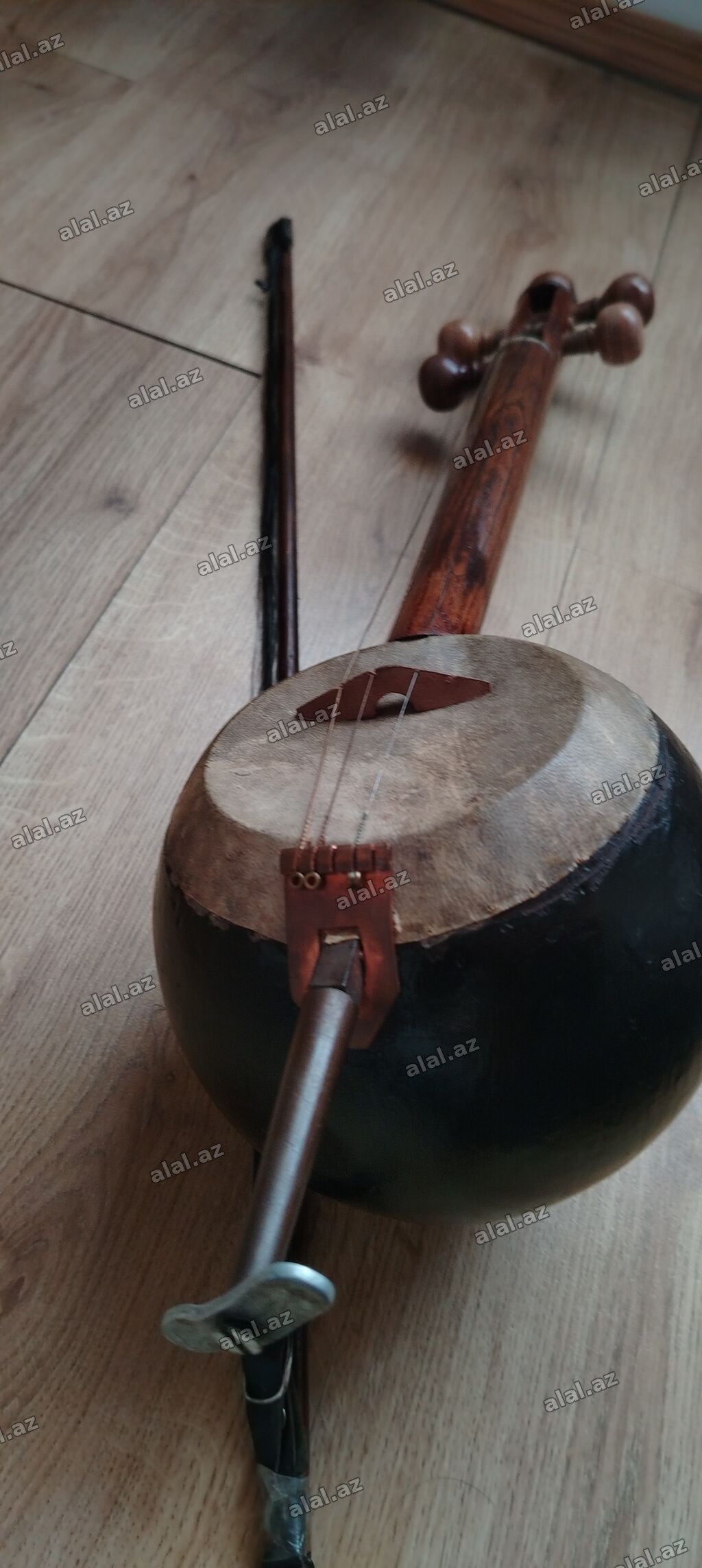 Salam, işlək vəziyyətdədir sadəcə bir ədəd simi qırılıb 3,4 manatdı
