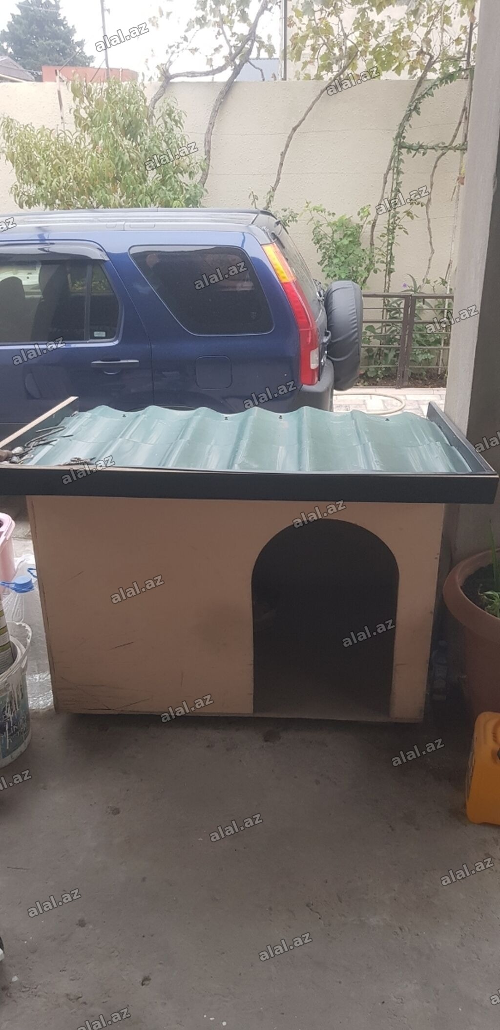 Böyük ölçülü it evi - Material: möhkəm kontrplak korpus, üst hissə
