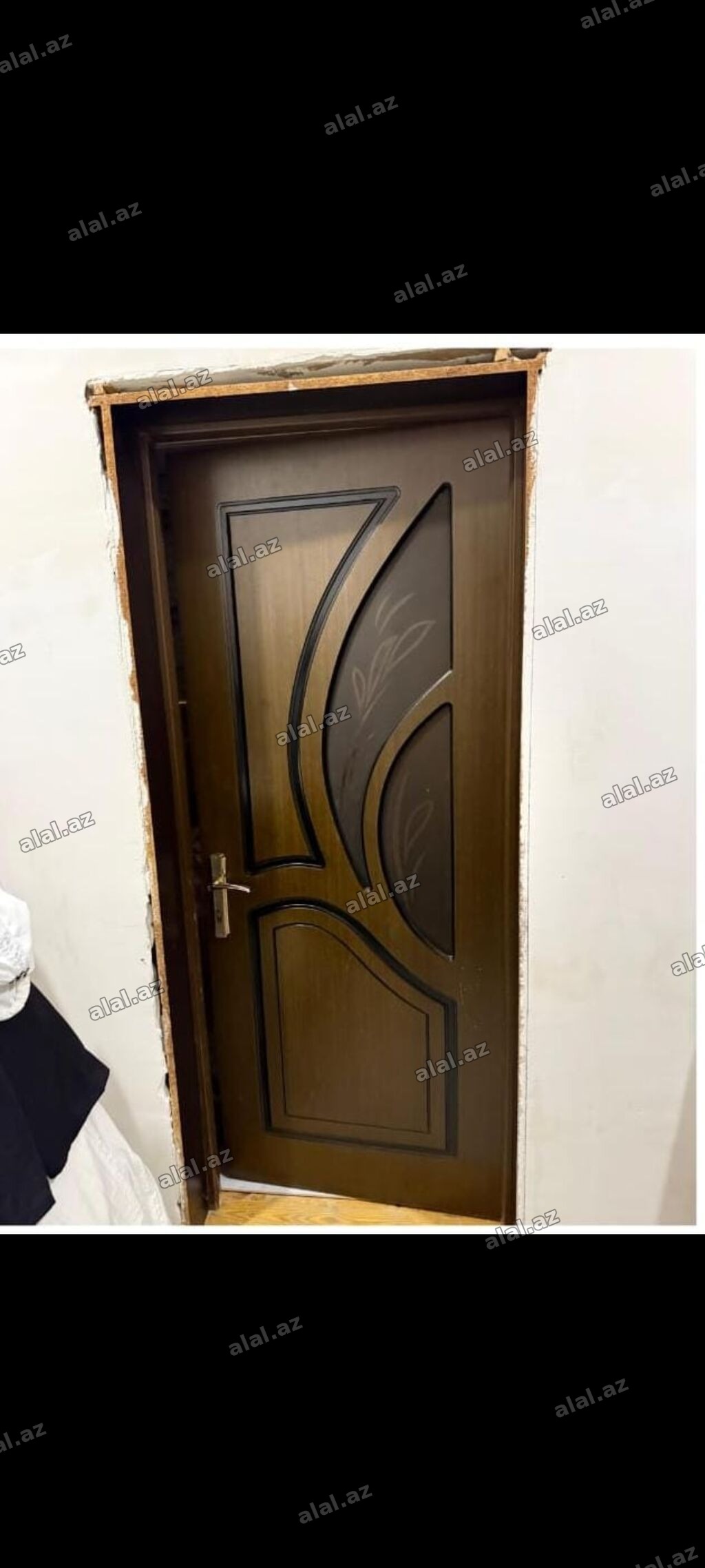 4 ədəd qapı.qiymet birge 240 man.təmiz taxtadır,zamok,çərçivə