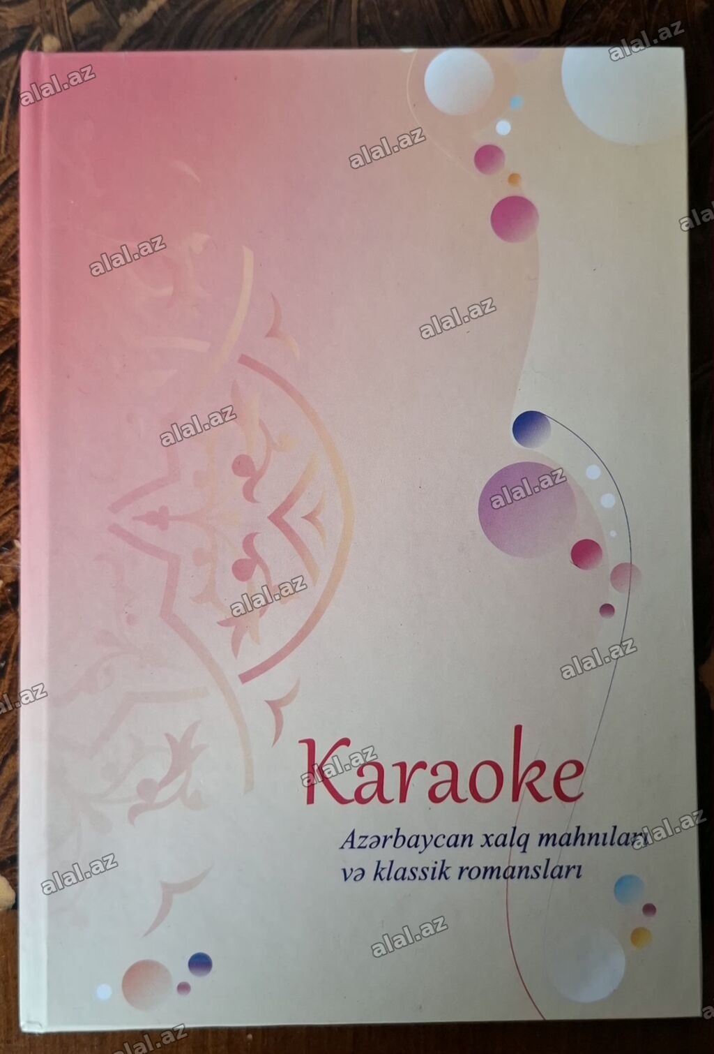 Karaoke – “Azərbaycan xalq mahnıları və klassik romansları” kitabı
