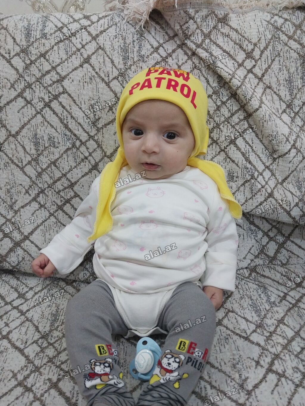 Oz evimde uwaq goturub baxiram yaw ferqi yoxdu geceli gunduzlu oz