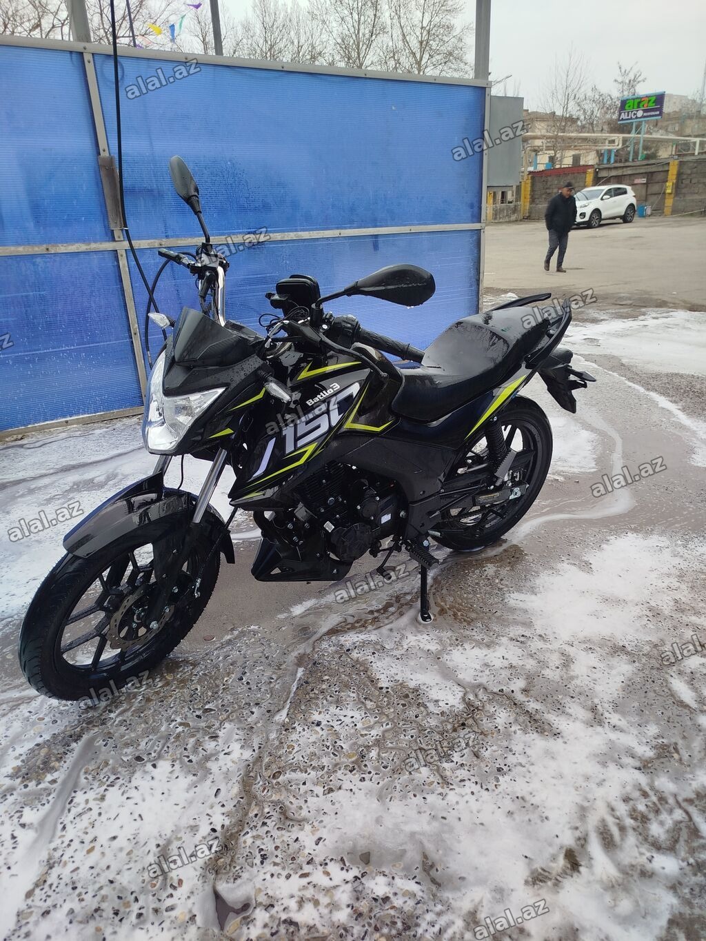 Sport-naked üslublu 150 cc motosiklet Xüsusiyyətlər: - 150 cc tək