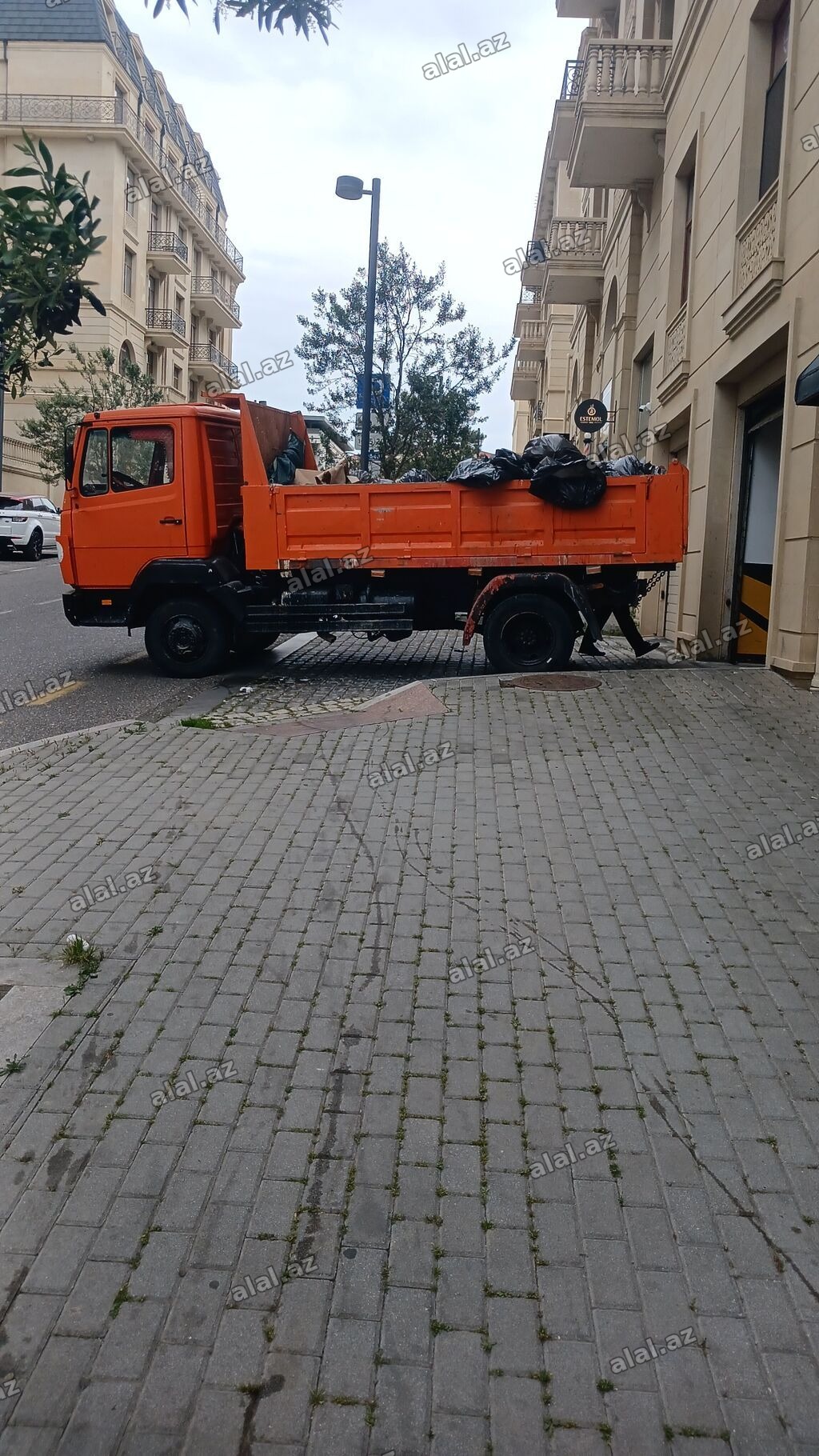 Xidmət: Tullantı, söküntü və zibil daşınması - Orta tonnajlı narıncı