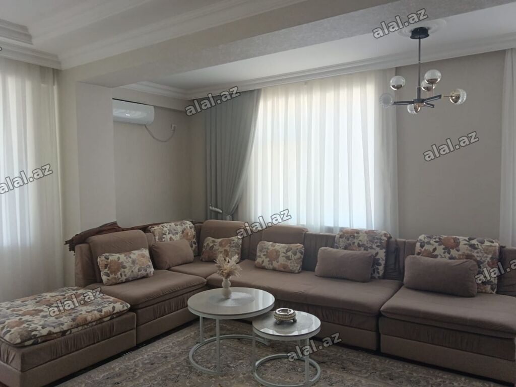 Künc divan dəsti – böyük ölçudedir 450 manat. Açilmir . Real alici