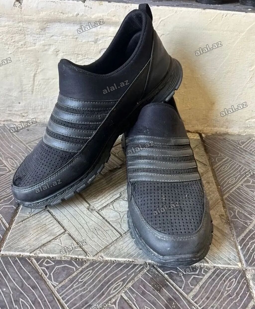 Qara rəngdə kişi slip-on tipli ayaqqabı - Model: bağsız, slip-on -