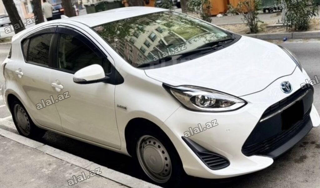 Toyota Aqua: 1.5 l | 2018 il Hetçbek