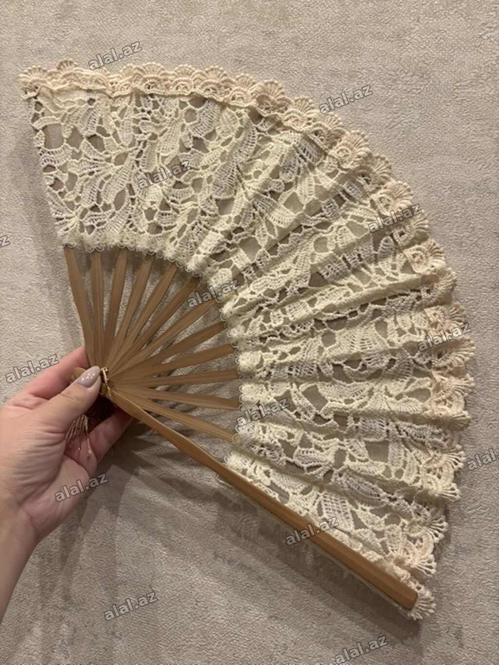 Dantel əl yelpiri - Material: Təbii ağac gövdəciklər və krem rəngli